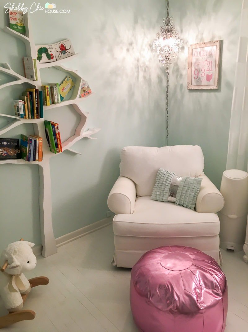 baby room bookshelf