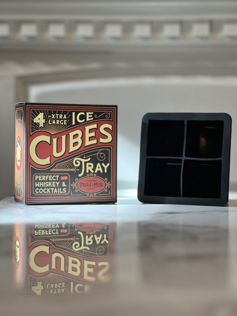 4 Xtra Large Ice Cube tray to cocktail drinks